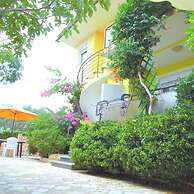 Floral Apartments Yazzy 2