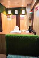 Roomshala 155 Hotel JPC