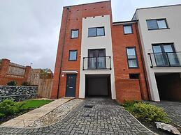 Ipswich - 3 Beds - Sleeps 6 - Private Garden