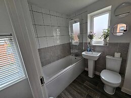 Ipswich - 3 Beds - Sleeps 6 - Private Garden