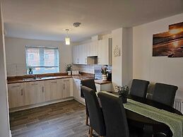 Ipswich - 3 Beds - Sleeps 6 - Private Garden