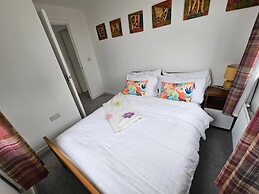 Ipswich - 3 Beds - Sleeps 6 - Private Garden