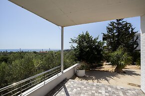 Captivating 2-bed House