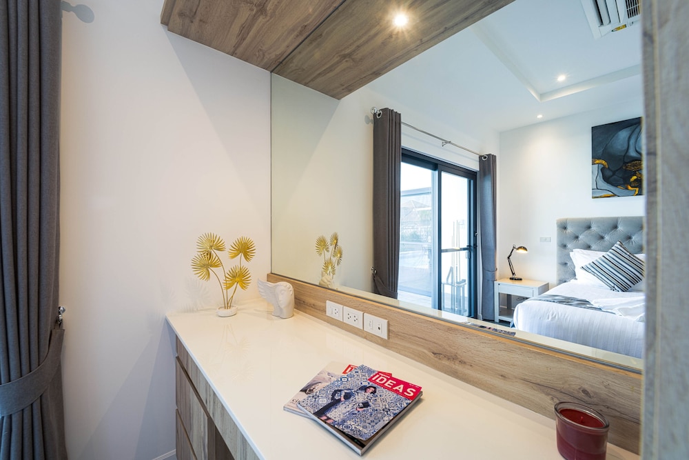 Modern 3 Bedroom Private Pool Villa -ML7