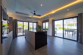 Modern 3 Bedroom Private Pool Villa -ML7