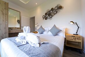 Modern 3 Bedroom Private Pool Villa -ML7