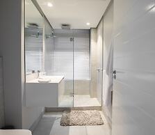 16 On Bree Unit 1713