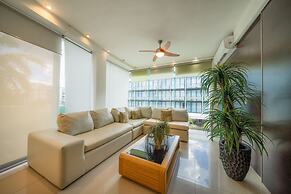 The Loft - Just 4 blocks from the beach