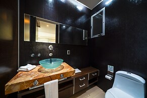 The Loft - Just 4 blocks from the beach