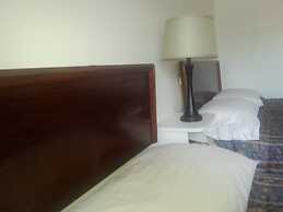 COUNTRY SQUIRE MOTOR INN