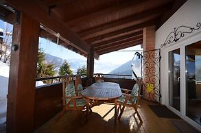 Chalet Lake View