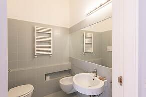 Auditorium Luxury Three Bedroom Apartment