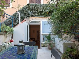 Esquilno Garden Apartment