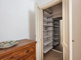 Esquilno Garden Apartment