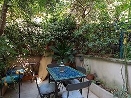 Esquilno Garden Apartment