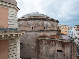 Pantheon Luxury Enchanting Apartment
