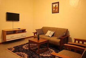 Lux Suites Ebony Mara House