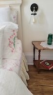 Clinton Pond Bed and Breakfast
