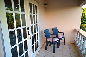 Diamond Cut Villa & Suites