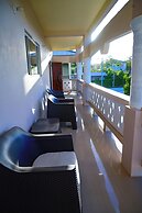 Diamond Cut Villa & Suites