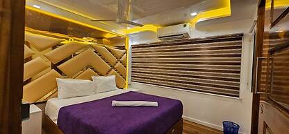 Anugraha Houseboats