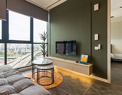 Scarletz Suites by Travelet Experience