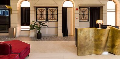 Scarletz Suites by Travelet Experience