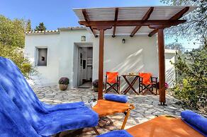 Aimilia Cottage in Longos