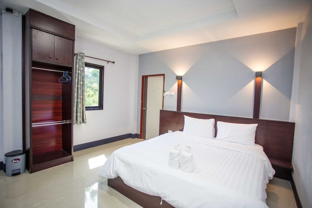 Nakarin Hotel