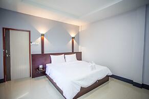 Nakarin Hotel