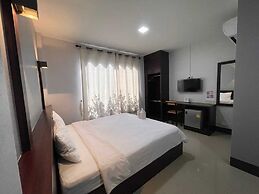 Nakarin Hotel