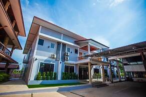 Nakarin Hotel