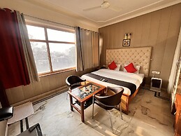 HOTEL GRACIOUS