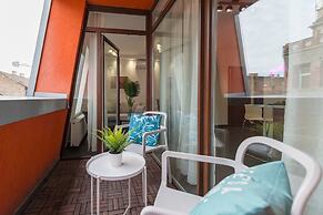 Funky Breeze & Balcony