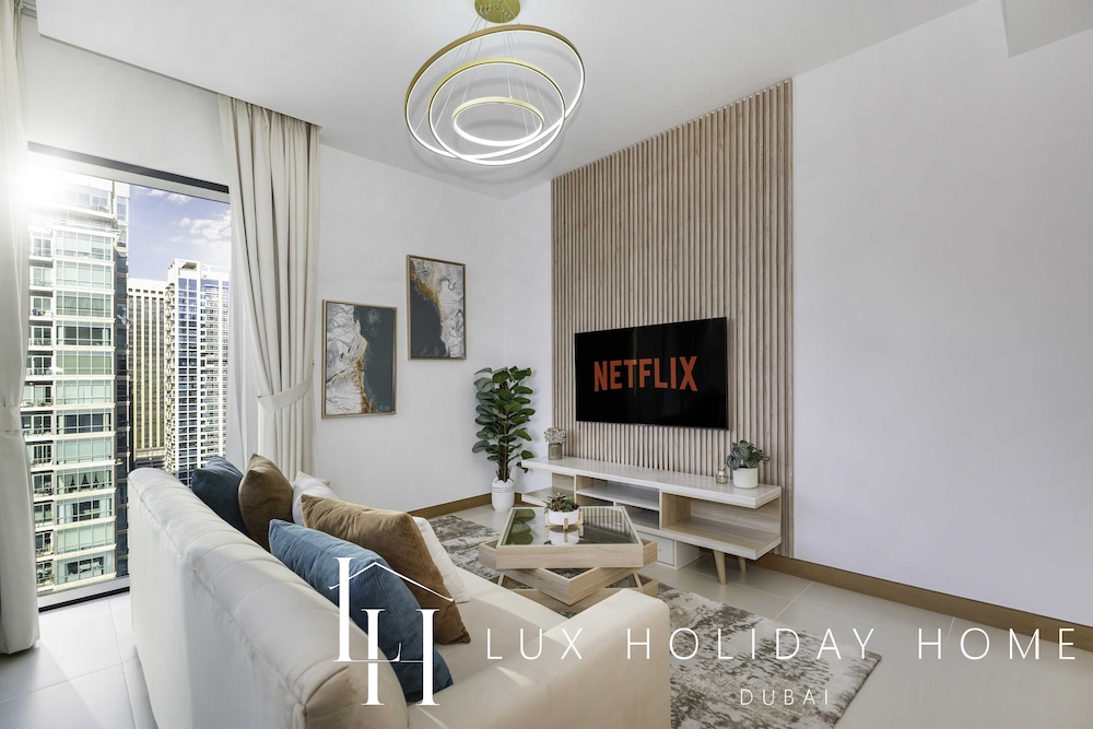 LUX  The Vida Marina Residence 3