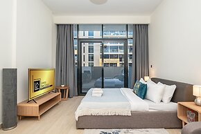 Luxury StayCation - Azizi Riviera 17