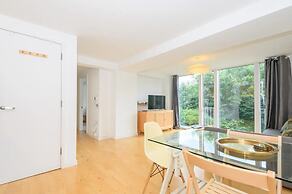 Leeds - Sleeps 4 - Free Parking