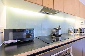 Leeds - Sleeps 4 - Free Parking