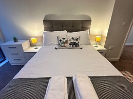Adelphi Wharf Apartments by Beehosting