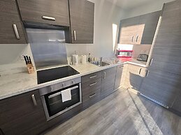 Adelphi Wharf Apartments by Beehosting