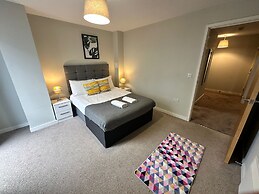 Adelphi Wharf Apartments by Beehosting