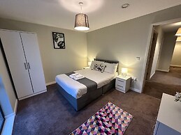 Adelphi Wharf Apartments by Beehosting