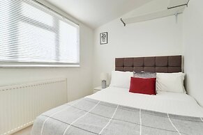 Skyvillion - Valley Way - 3bed House In Stevenage