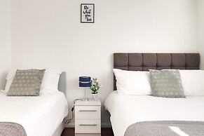 Skyvillion - Valley Way - 3bed House In Stevenage