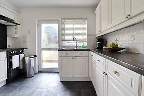 Skyvillion - Valley Way - 3bed House In Stevenage