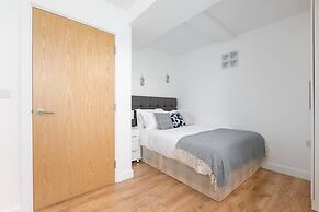 Skyvillion 2bed Enfield Flat W Balcony - Parking