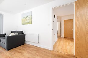 Skyvillion 2bed Enfield Flat W Balcony - Parking