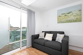 Skyvillion 2bed Enfield Flat W Balcony - Parking