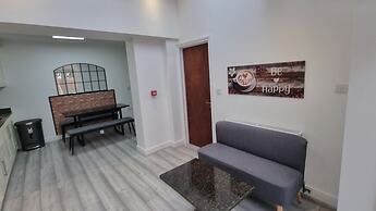St Albans Stylish Suite With Kitchenette