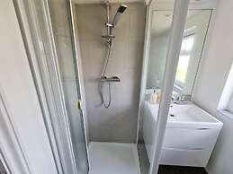 St Albans Stylish Suite With Kitchenette